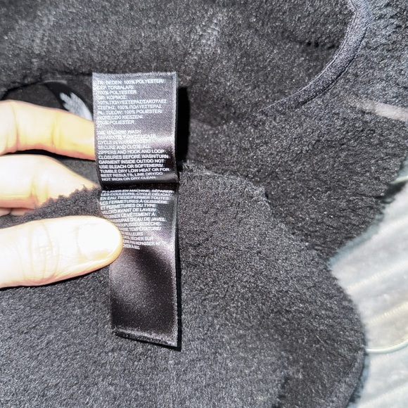 The North Face Fleece Hoodie - Picture 7 of 7